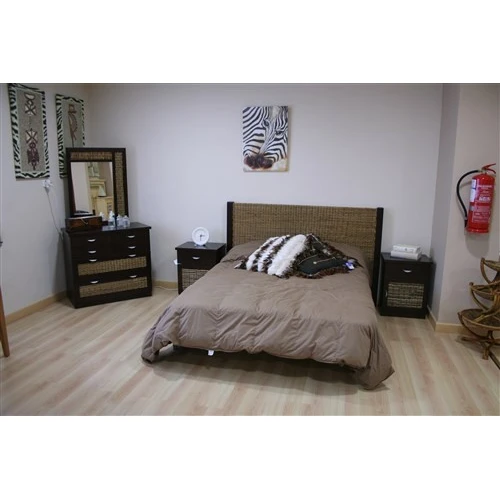 Dormitorio Matrimonio Venecia con cómoda y espejo wengue/rattam