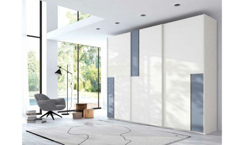 Armario 3 puertas correderas blanco con acabados en varios colores