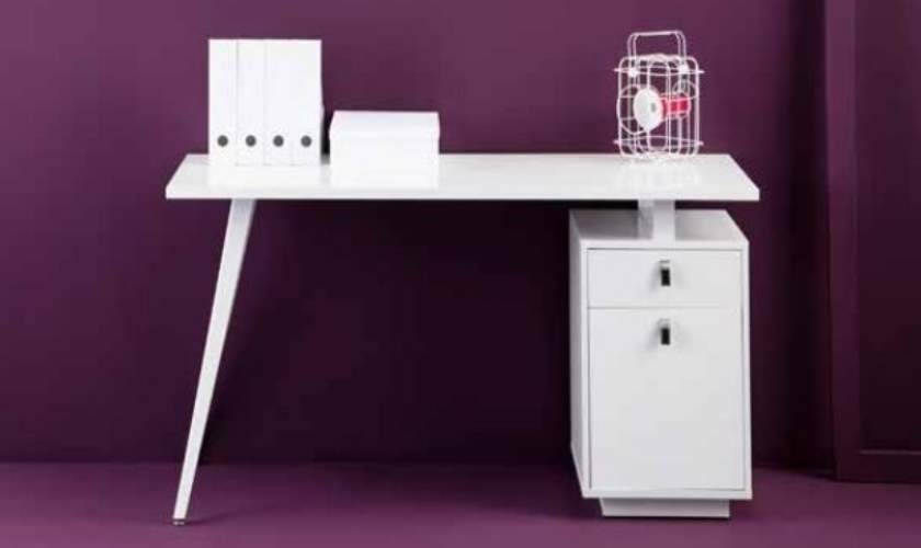 Mesa de estudio blanca
