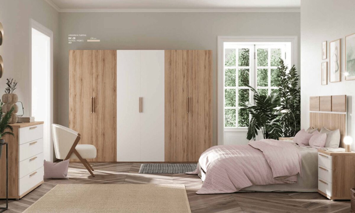 Dormitorio en color roble natural y blanco, con amplio armario