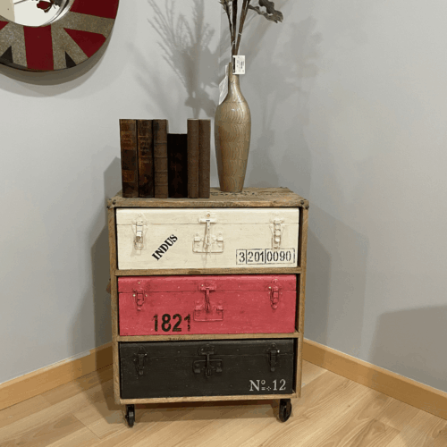 Cómoda con ruedas estilo industrial outlet