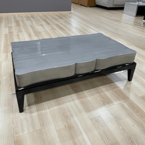 Mesa de centro acabado gris lacado brillo + patas negras outlet