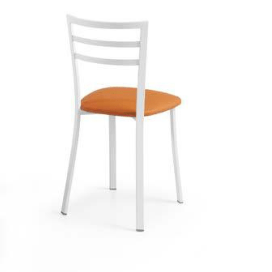 Silla con estructura lacada y asiento tapizado - Imagen 2