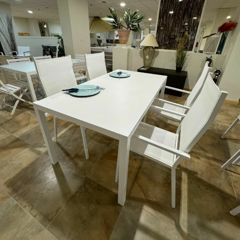 Mesa de jardín de aluminio y 4 sillas outlet