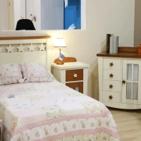 Dormitorio juvenil en madera de pino color crema avellana 2