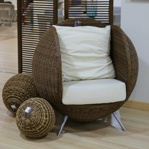 sillón huevo de ratán para jardín