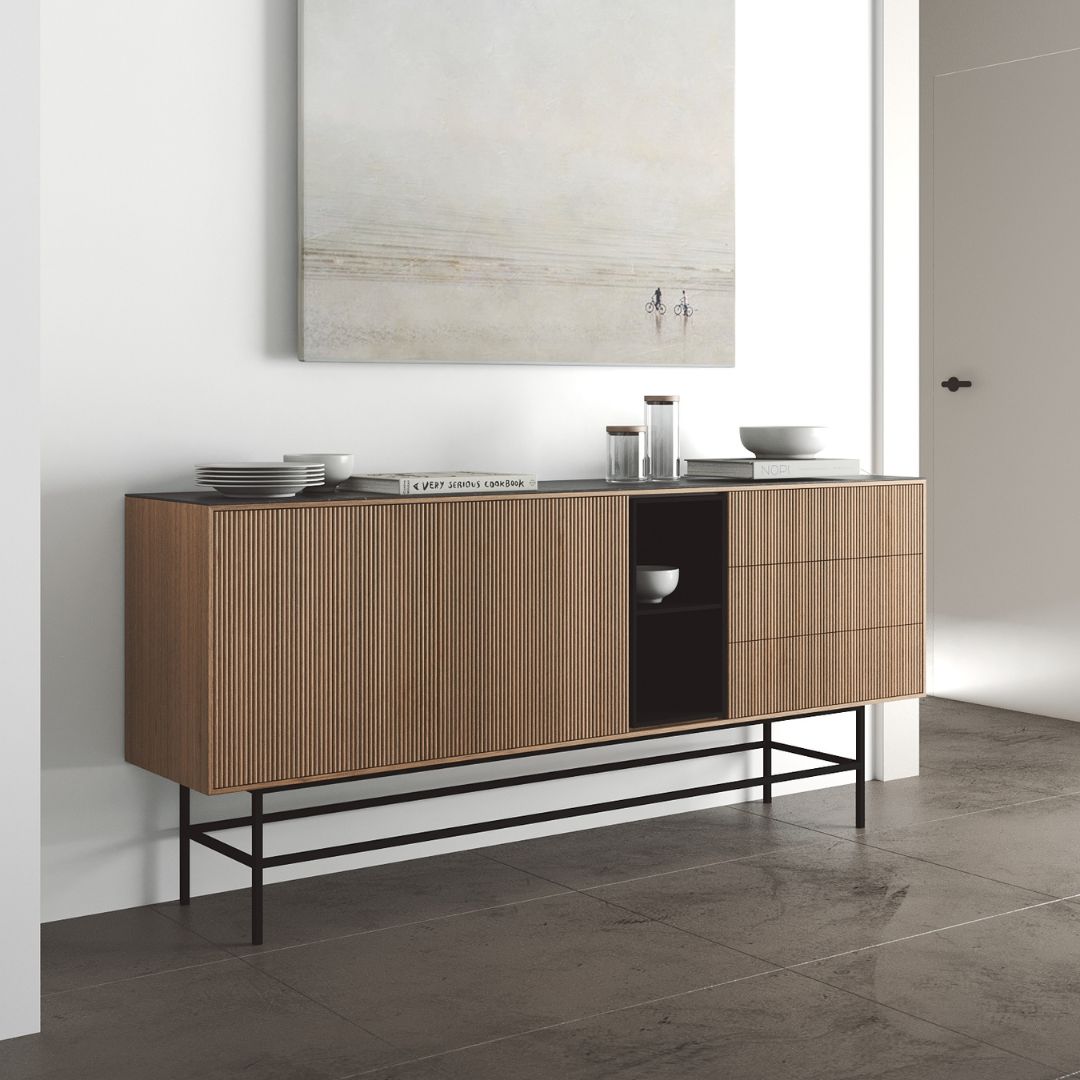 Aparador 195cm con frentes ondulados acabado en chapa natural