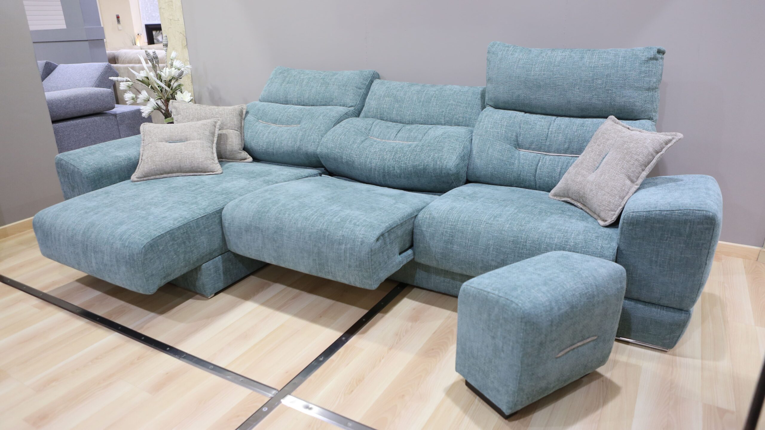 Chaislongue con 2 asientos deslizantes de bandeja y cabezales reclinables por puntos - Imagen 7