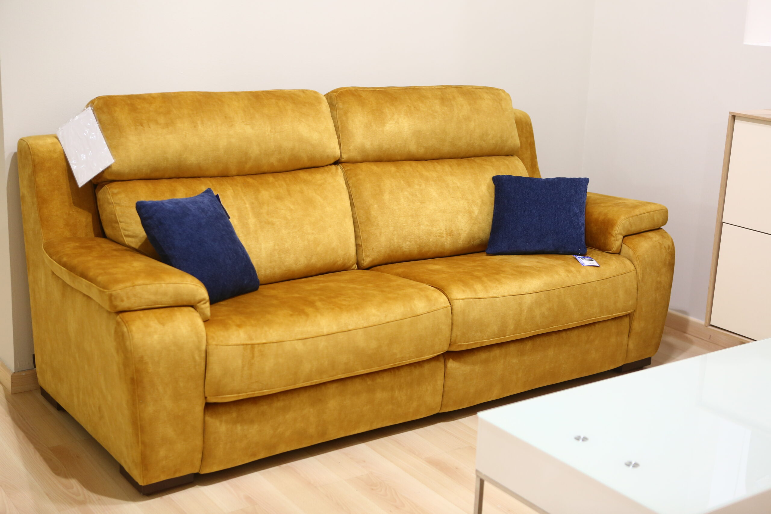 Sofá de alta gama, con asientos fijos - Imagen 2