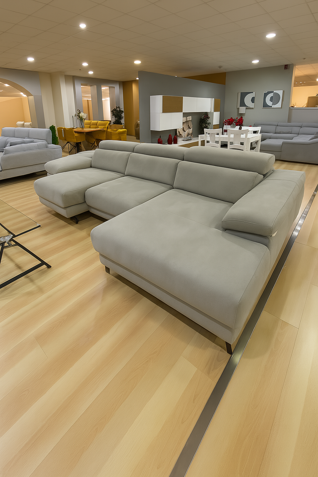 Chaislongue con asientos deslizantes de carro con cabezales reclinables