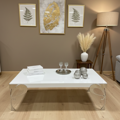 Mesa de centro lacada con patas cromadas